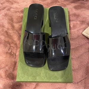 Gucci Rubber Logo Platform Slide Sandal size 7